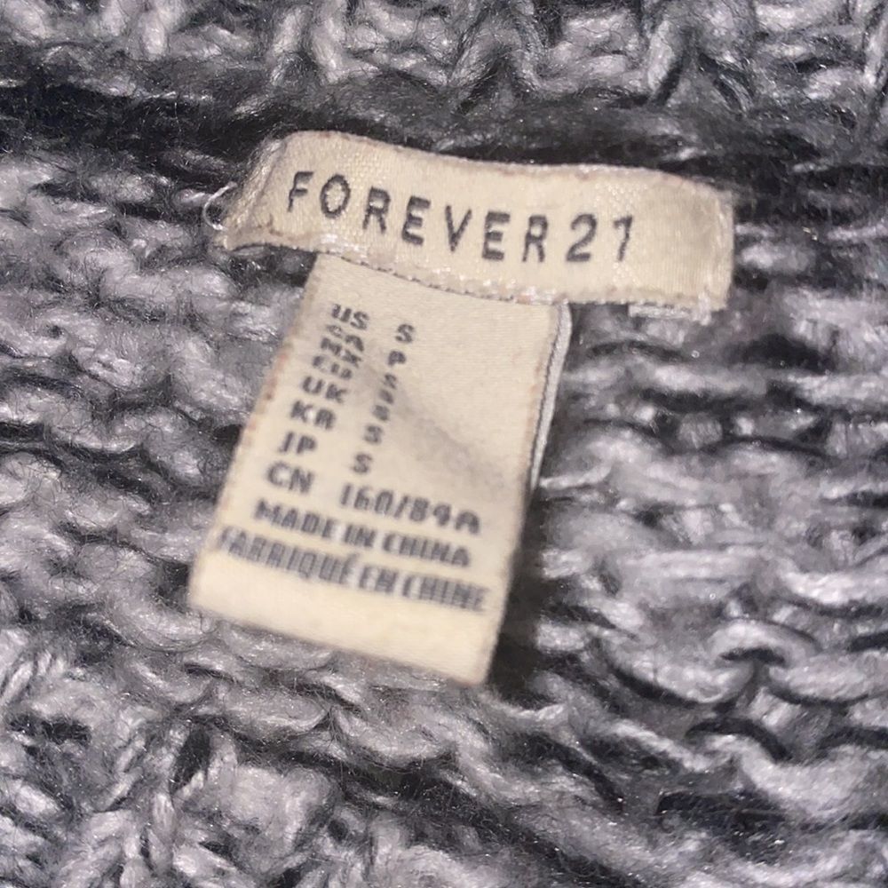 ✨F21 Aztec Knit Crew Sweater✨ - Picture 3 of 5